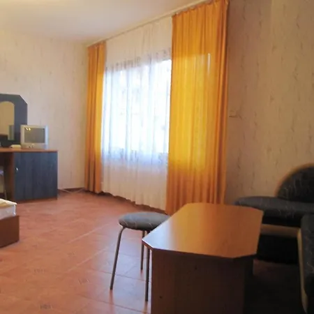 Vila Krista בית הארחה 3*